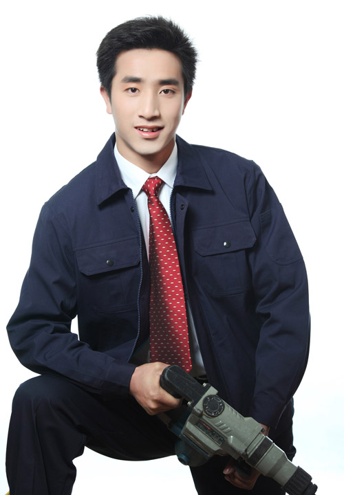 江西沖鋒衣工作服定制需要注意哪些細(xì)節(jié)？